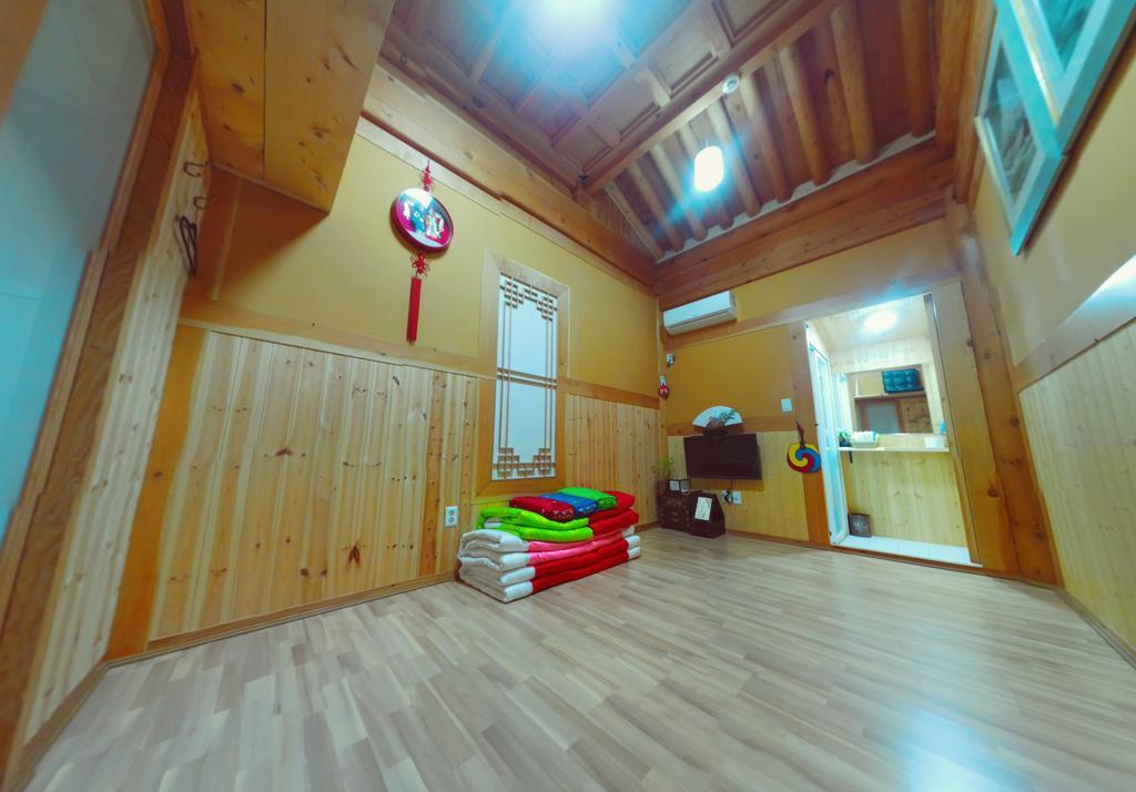 Hanok Guesthouse Jangsoo Jeonju Quarto foto